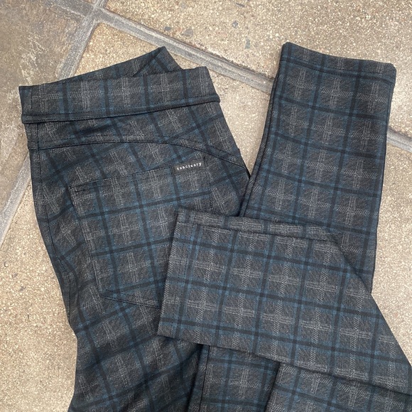 Dark plaid skinny stretch pants with pockets - Picture 4 of 5